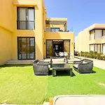 Luxury 3 Bedrooms Town House