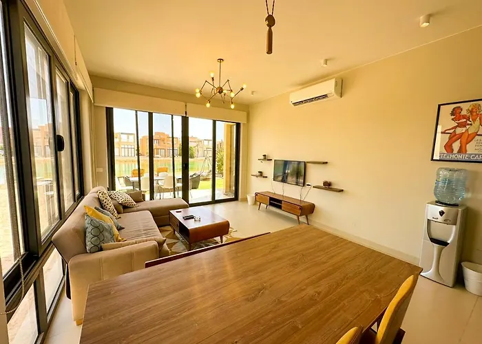 Luxury 3 Bedrooms Town House